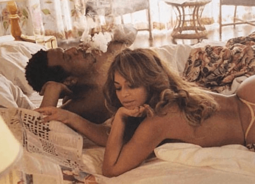 Beyonce And Jay Z Share Intimate Moment In Bedroom PHOTOS