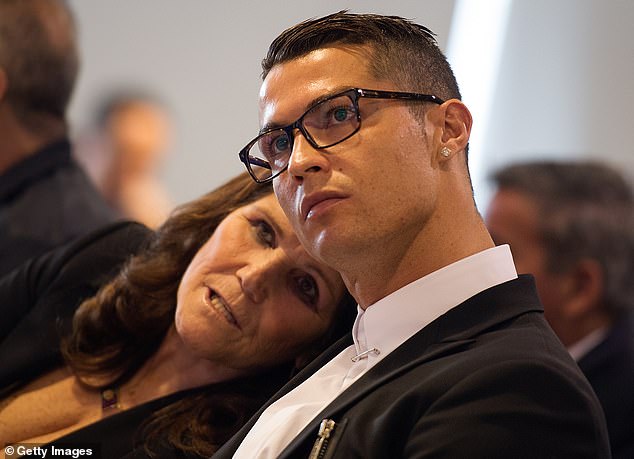 9548228 6681753 Cristiano Ronaldo s mother Dolores Aveiro 64 was diagnosed with m 12 1549610907065